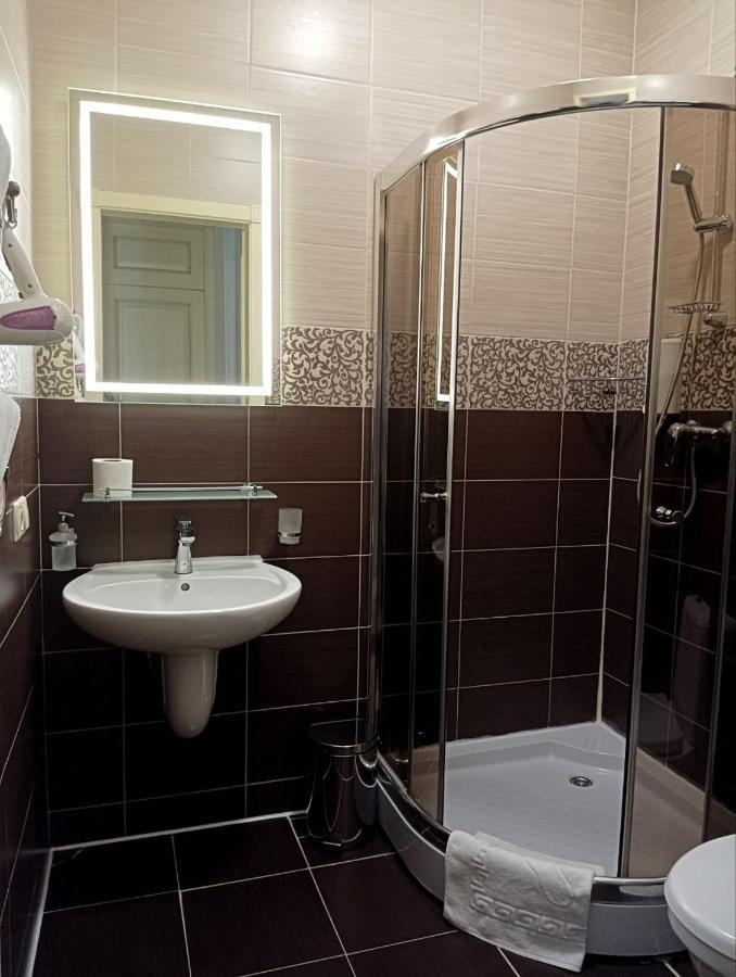 أوديسا Hotel Menshikov المظهر الخارجي الصورة