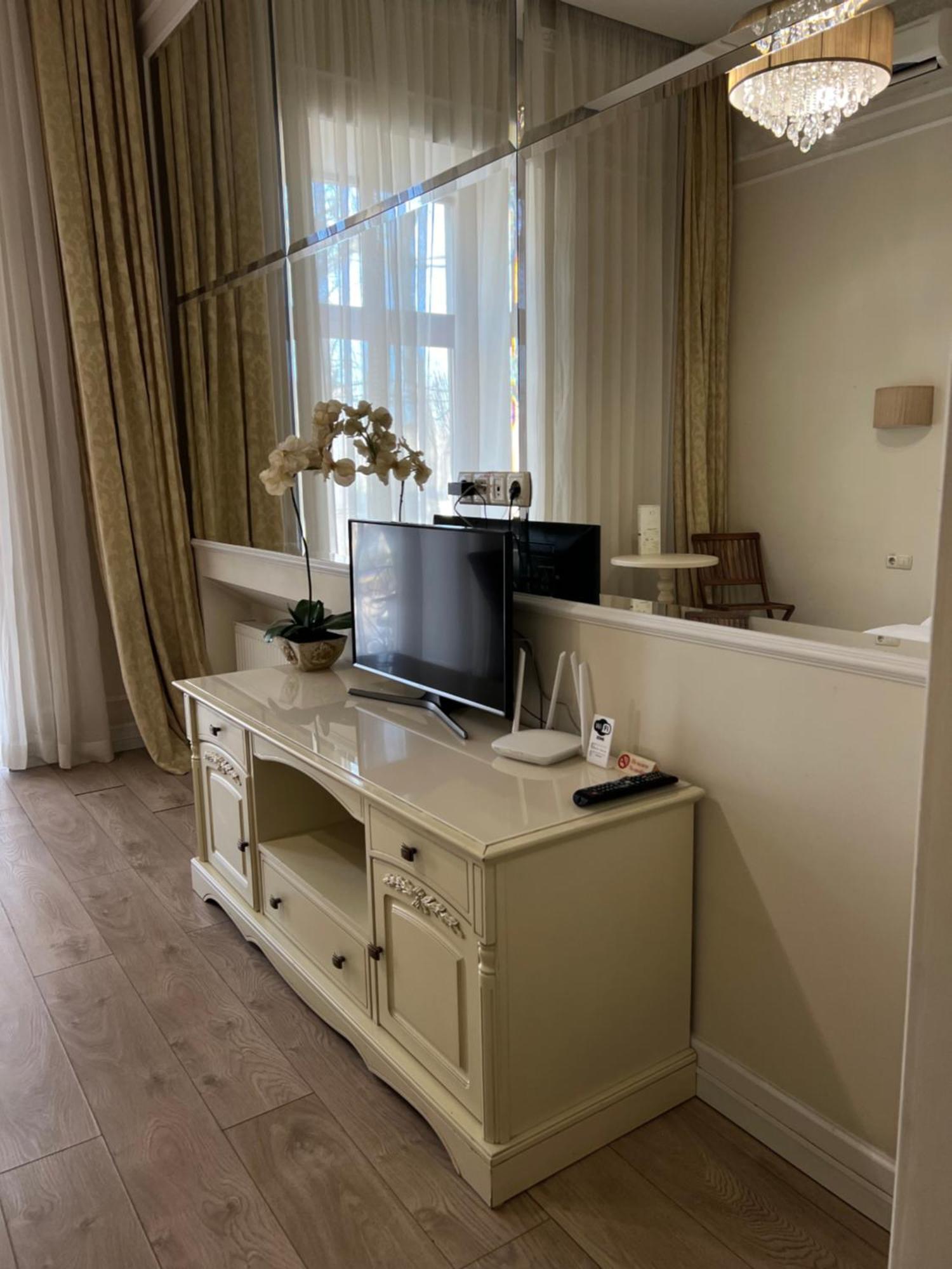 أوديسا Hotel Menshikov المظهر الخارجي الصورة