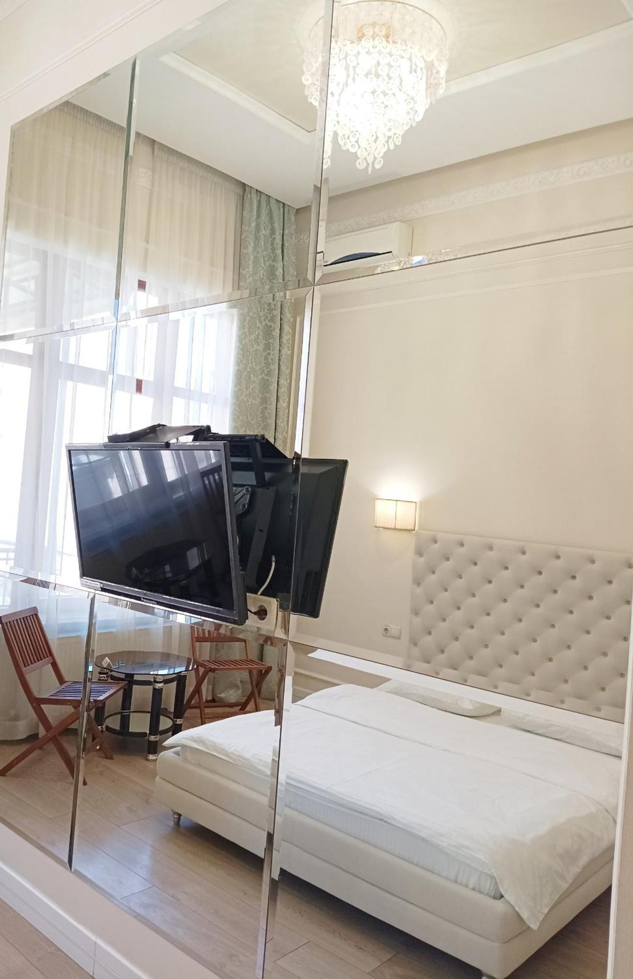 أوديسا Hotel Menshikov المظهر الخارجي الصورة
