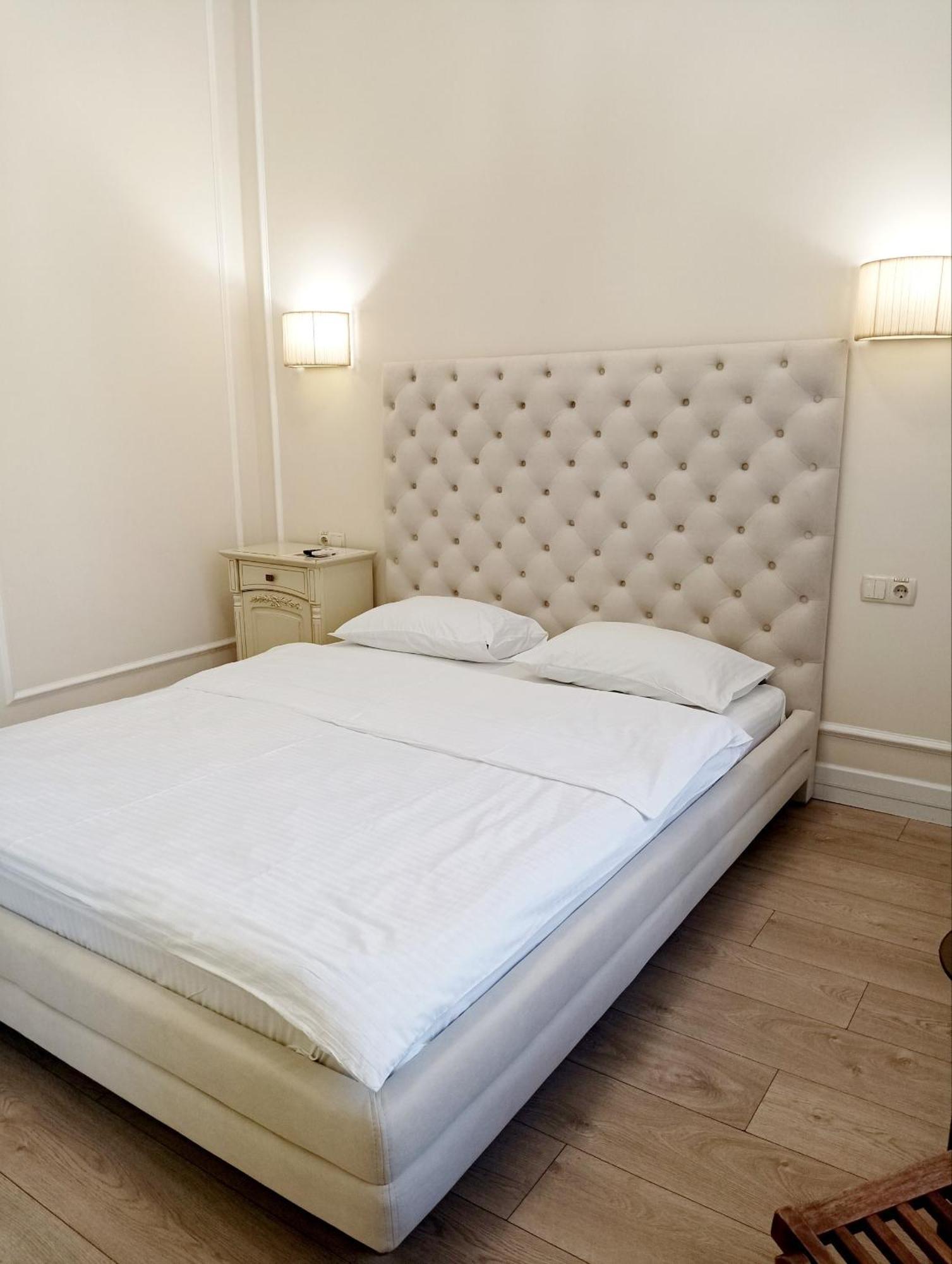 أوديسا Hotel Menshikov المظهر الخارجي الصورة